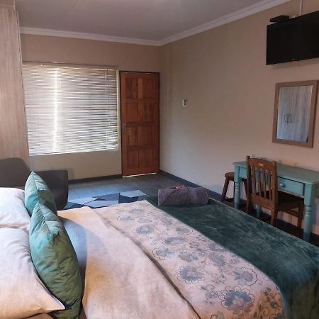 Wisteria Lane Guesthouse Postmasburg Dış mekan fotoğraf