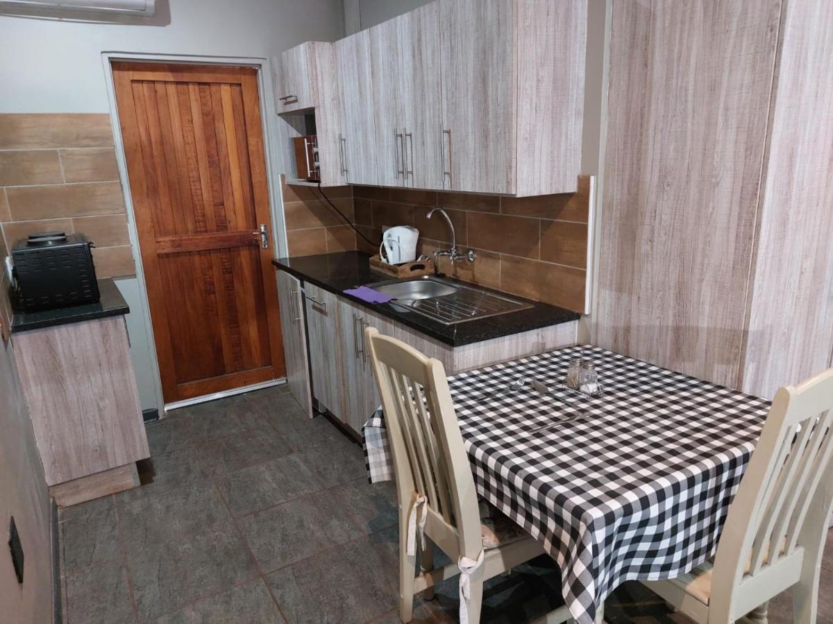 Wisteria Lane Guesthouse Postmasburg Dış mekan fotoğraf