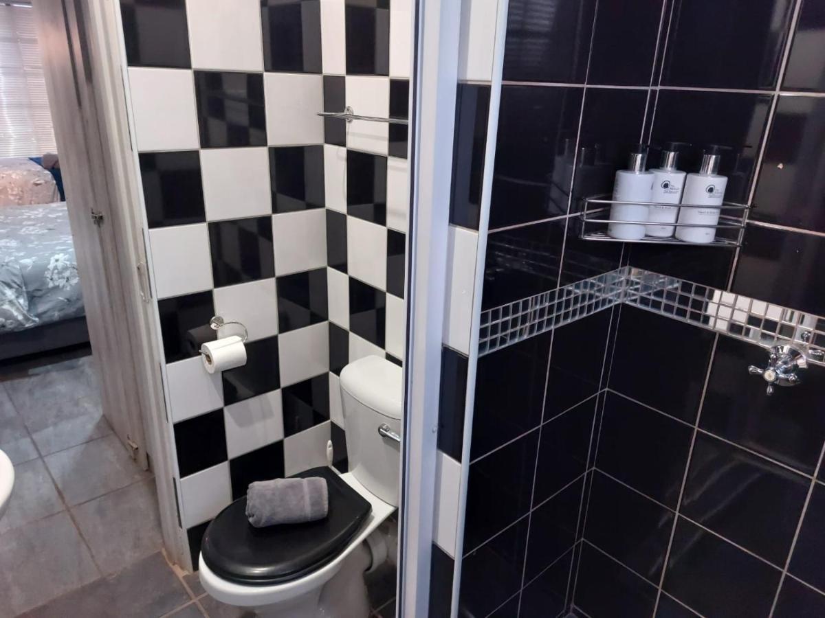 Wisteria Lane Guesthouse Postmasburg Dış mekan fotoğraf