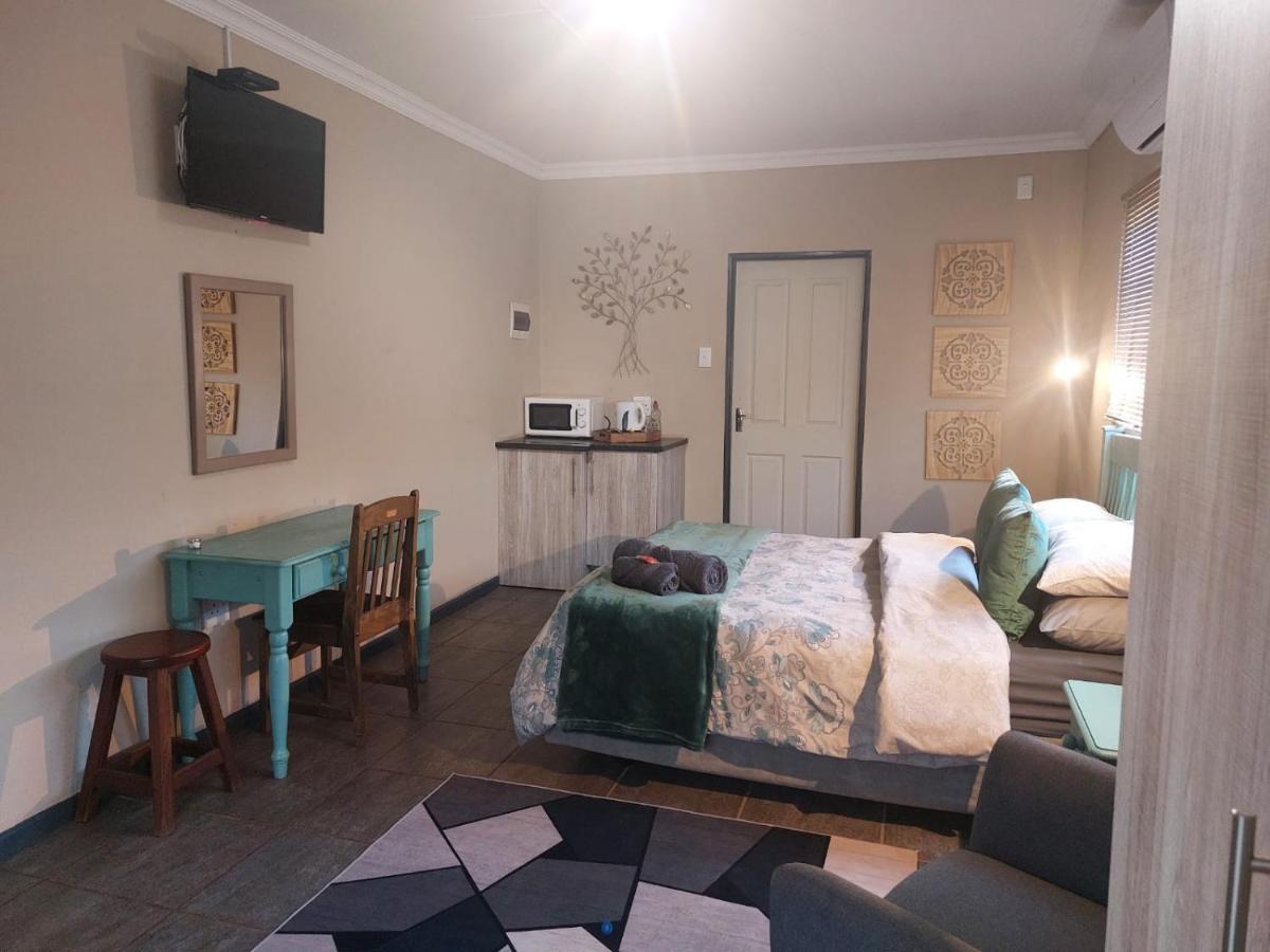 Wisteria Lane Guesthouse Postmasburg Dış mekan fotoğraf