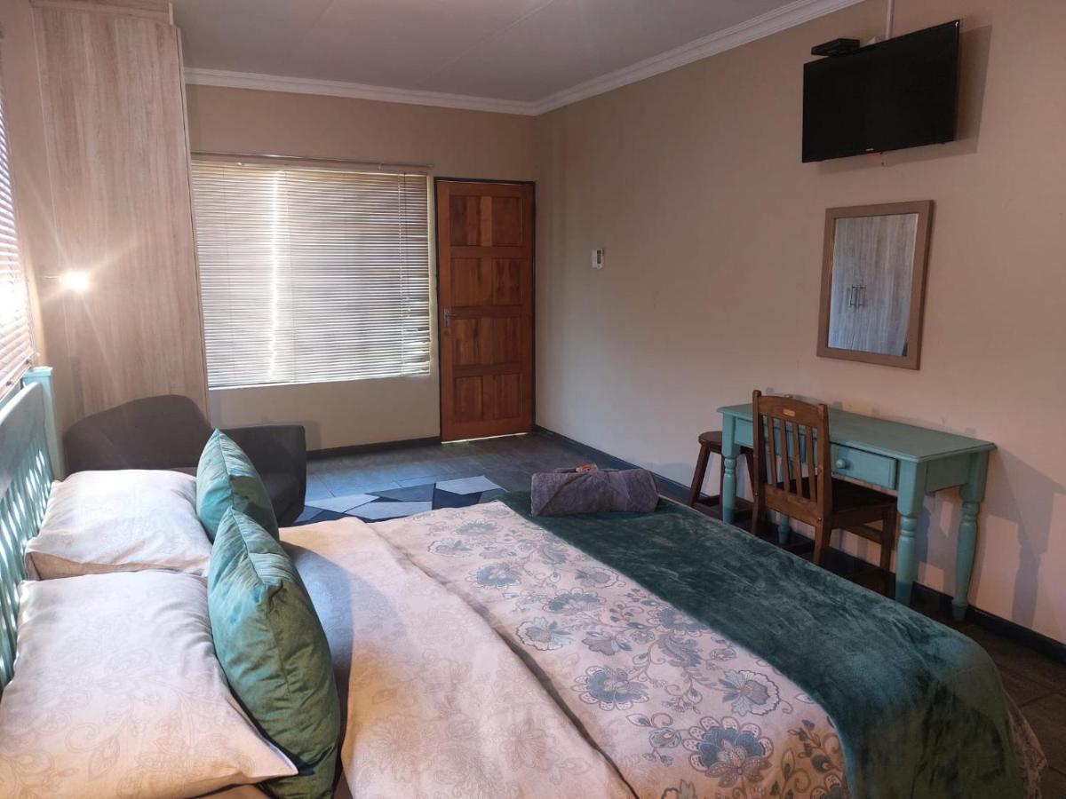 Wisteria Lane Guesthouse Postmasburg Dış mekan fotoğraf