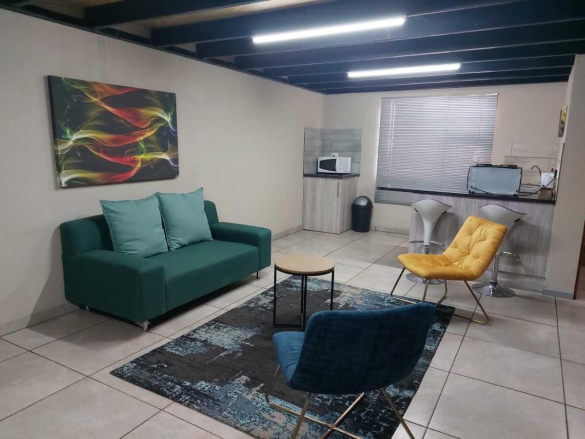 Wisteria Lane Guesthouse Postmasburg Dış mekan fotoğraf