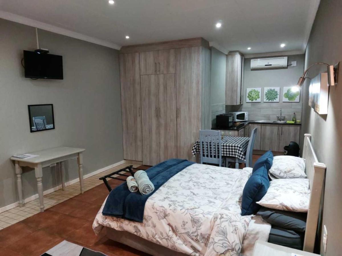 Wisteria Lane Guesthouse Postmasburg Dış mekan fotoğraf