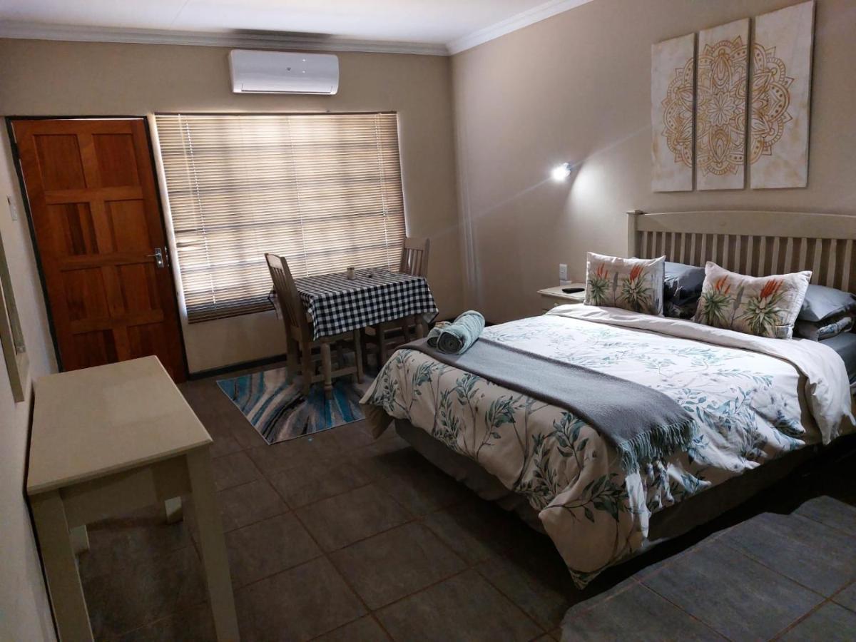 Wisteria Lane Guesthouse Postmasburg Dış mekan fotoğraf