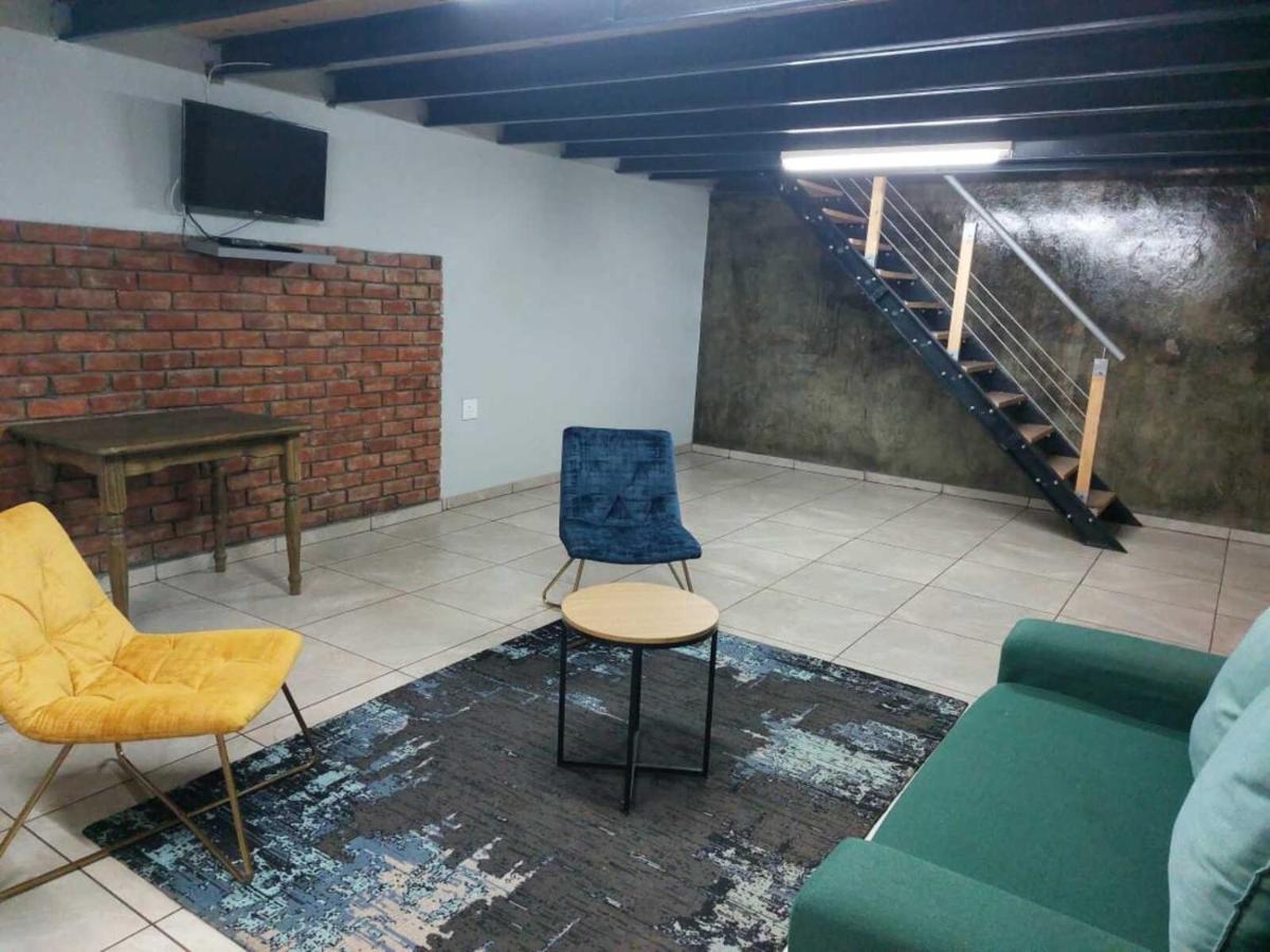 Wisteria Lane Guesthouse Postmasburg Dış mekan fotoğraf